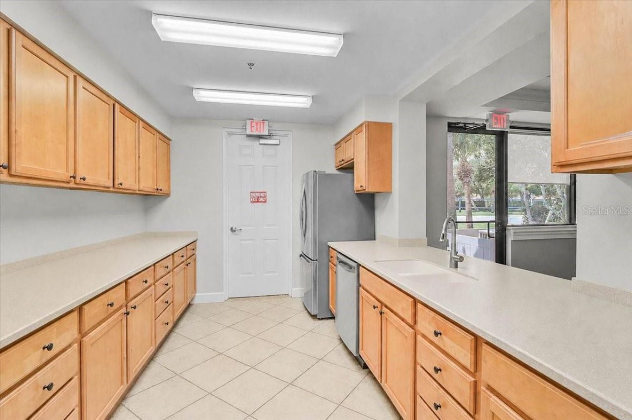915 Fairwaycove Lane, Unit 201, Bradenton, FL 34212 Photo