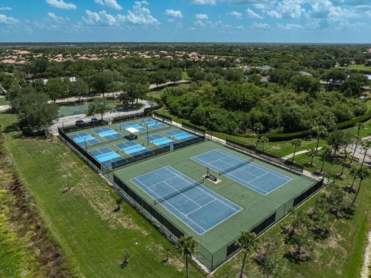 915 Fairwaycove Lane, Unit 201, Bradenton, FL 34212 Photo