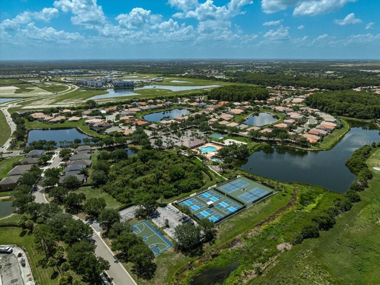 915 Fairwaycove Lane, Unit 201, Bradenton, FL 34212 Photo
