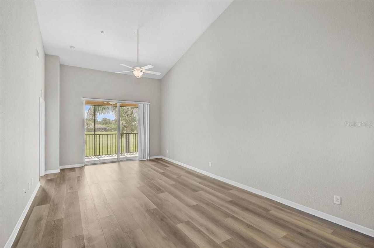 915 Fairwaycove Lane, Unit 201, Bradenton, FL 34212 Photo