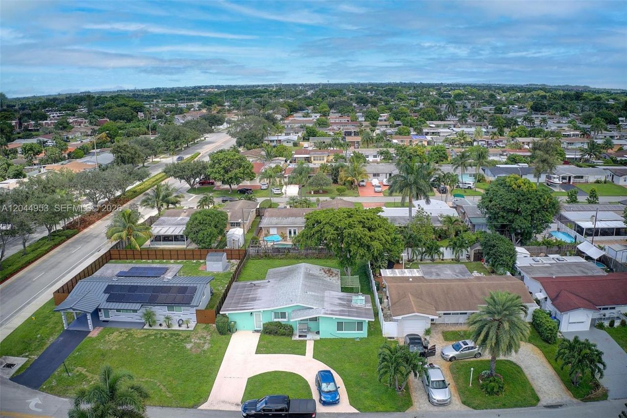 8891 NW 11th St , Pembroke Pines, FL 33024 Photo