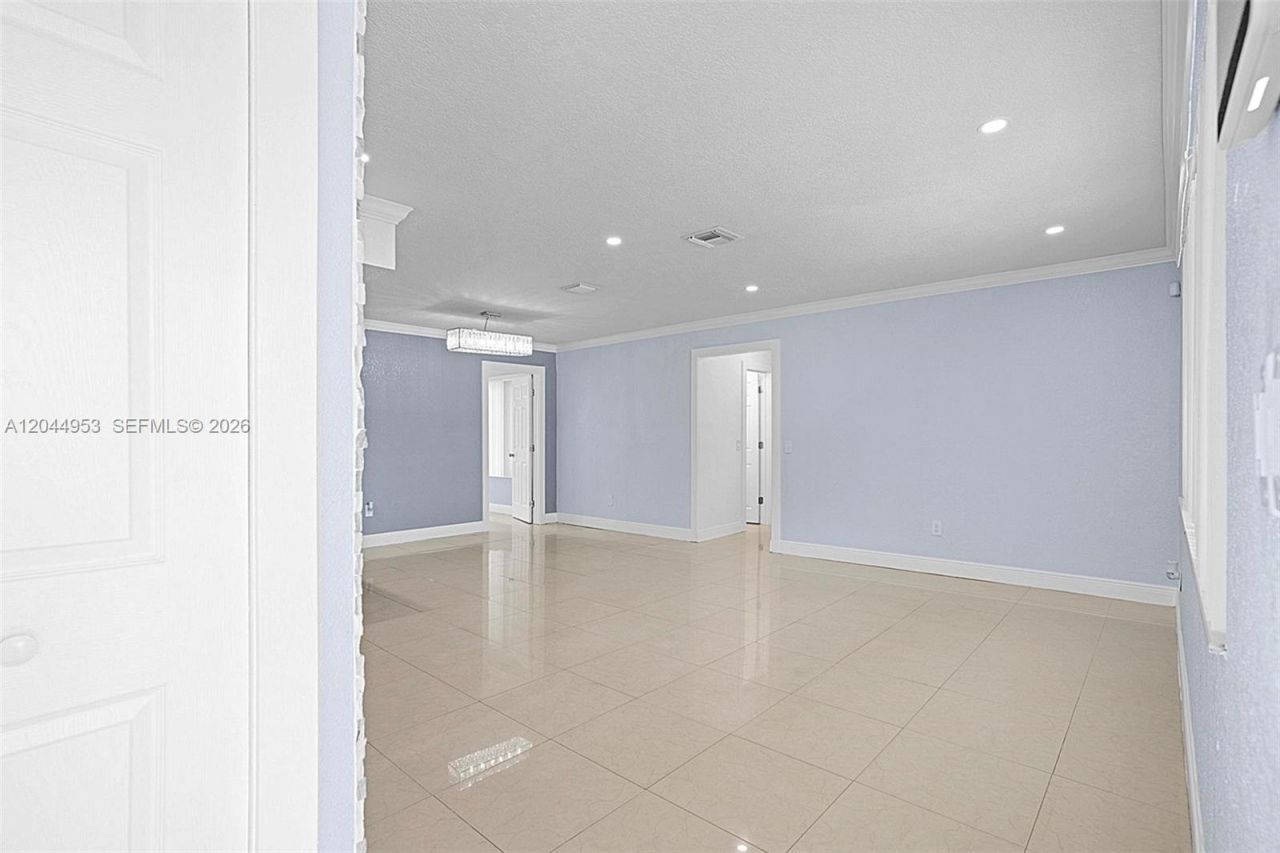 8891 NW 11th St , Pembroke Pines, FL 33024 Photo