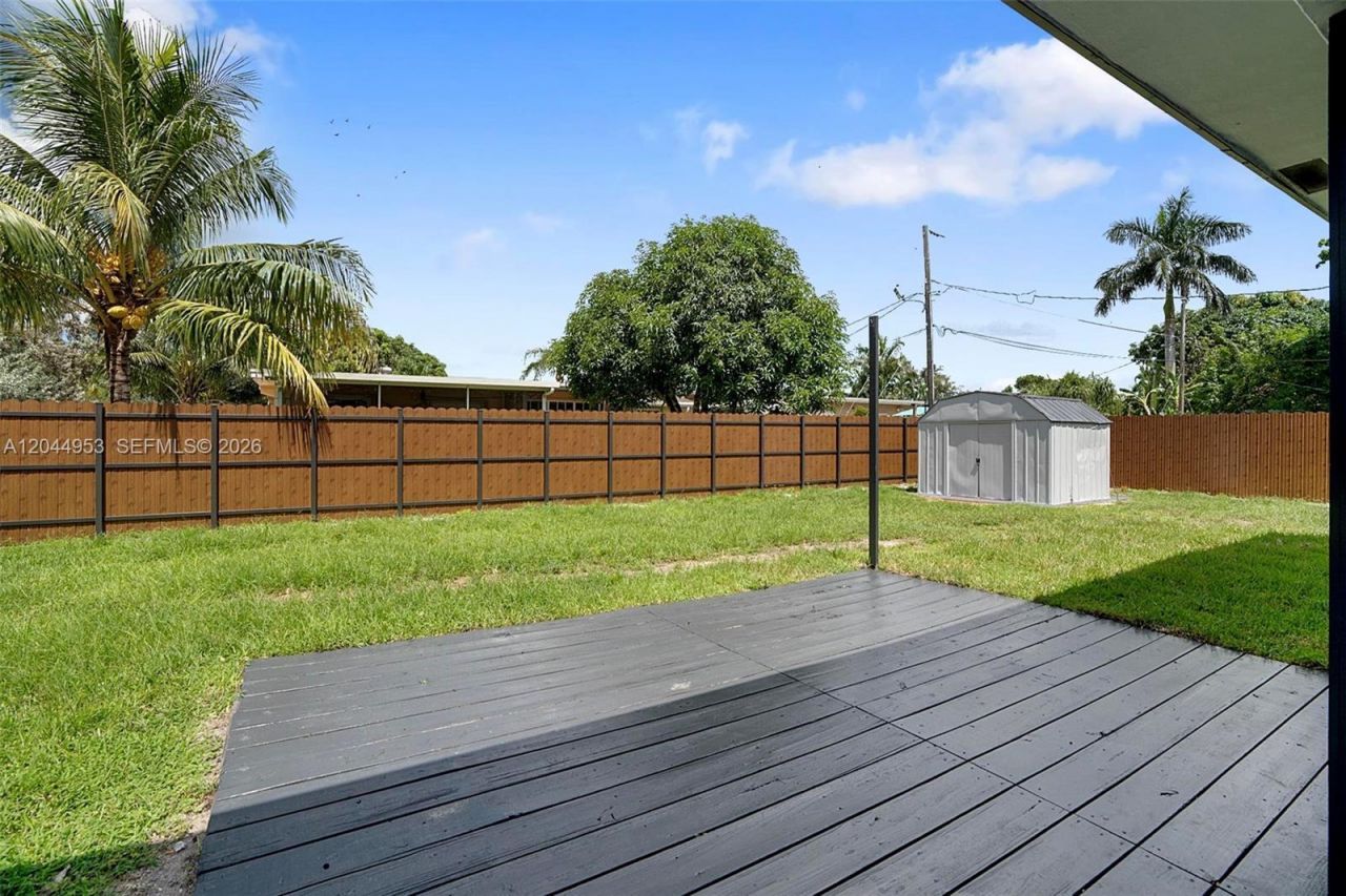 8891 NW 11th St , Pembroke Pines, FL 33024 Photo