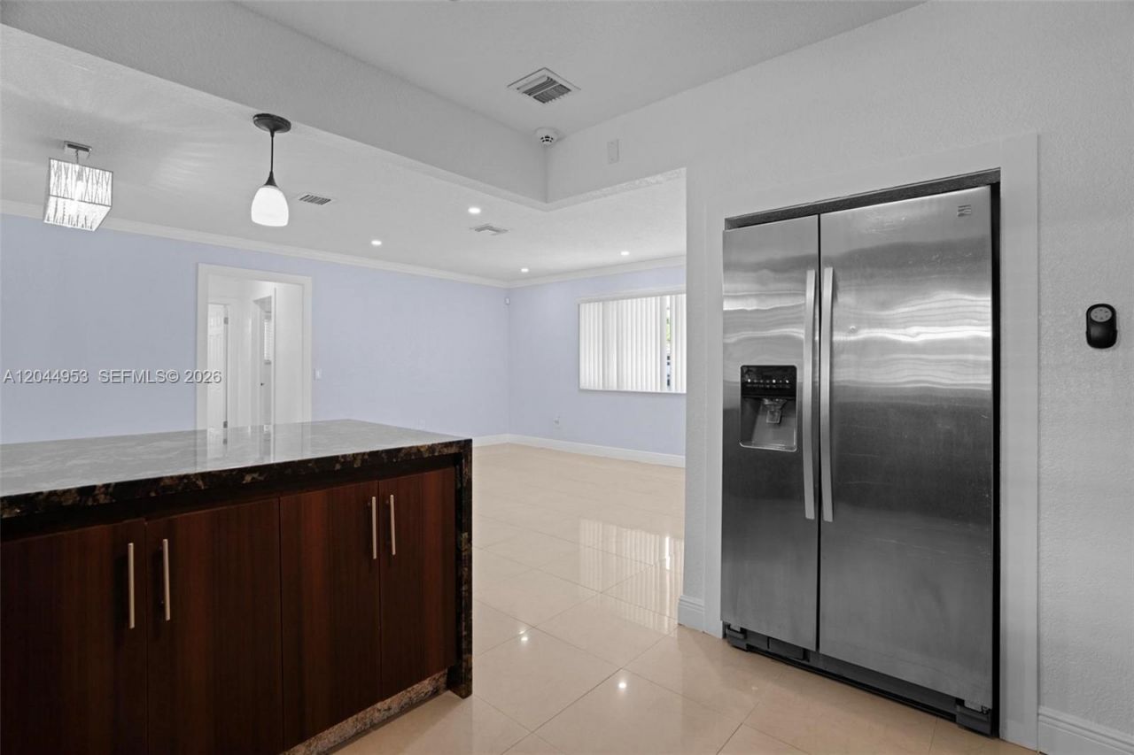 8891 NW 11th St , Pembroke Pines, FL 33024 Photo