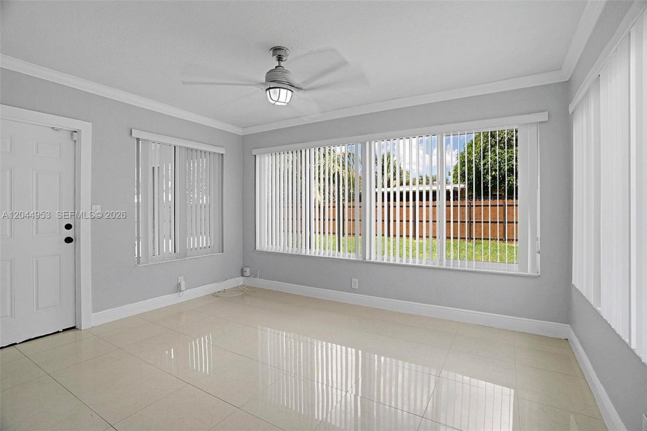 8891 NW 11th St , Pembroke Pines, FL 33024 Photo