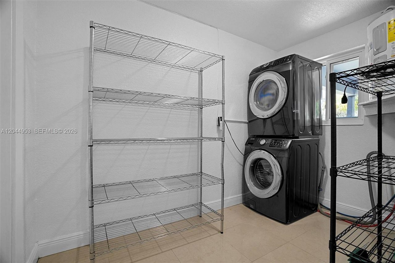 8891 NW 11th St , Pembroke Pines, FL 33024 Photo