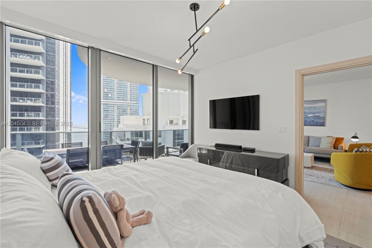1000 E Brickell Plz , Unit 3803, Miami, FL 33131 Photo