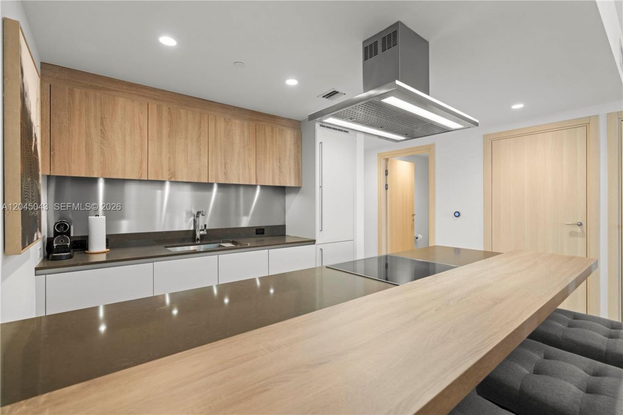 1000 E Brickell Plz , Unit 3803, Miami, FL 33131 Photo