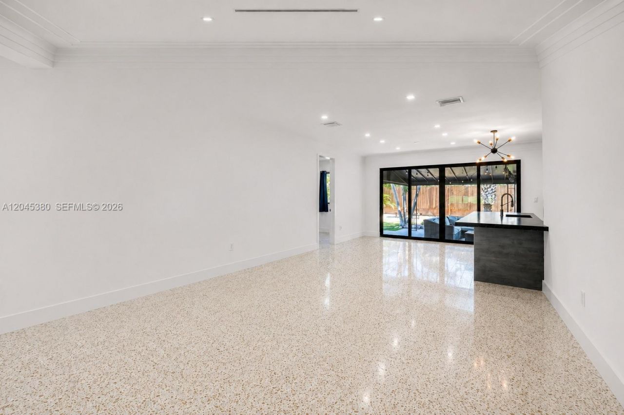 365 Fairway Dr , Miami Beach, FL 33141 Photo