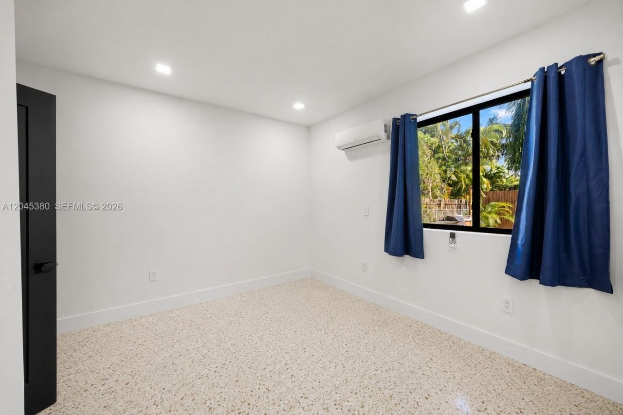 365 Fairway Dr , Miami Beach, FL 33141 Photo