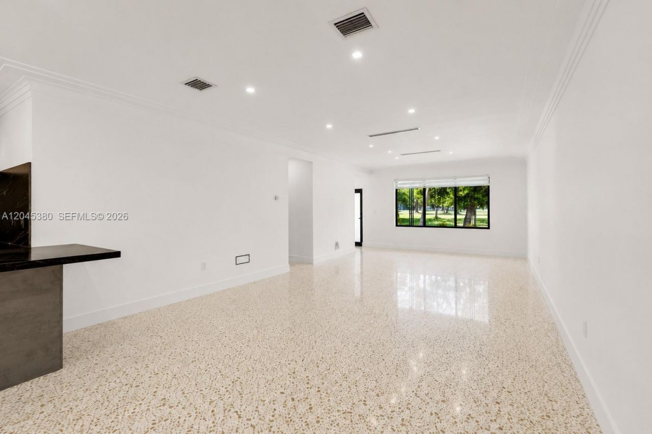 365 Fairway Dr , Miami Beach, FL 33141 Photo
