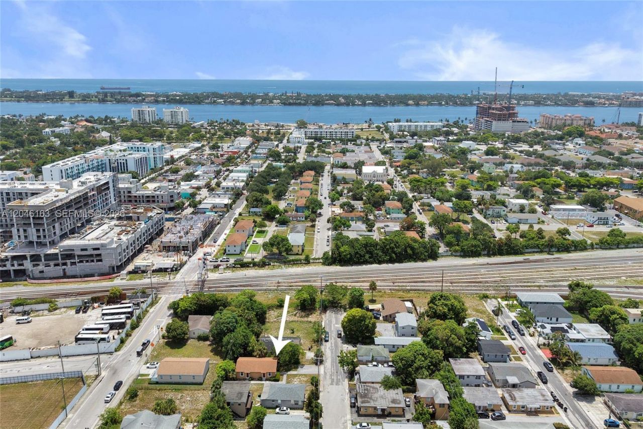 727 22nd St , Unit A, West Palm Beach, FL 33407 Photo