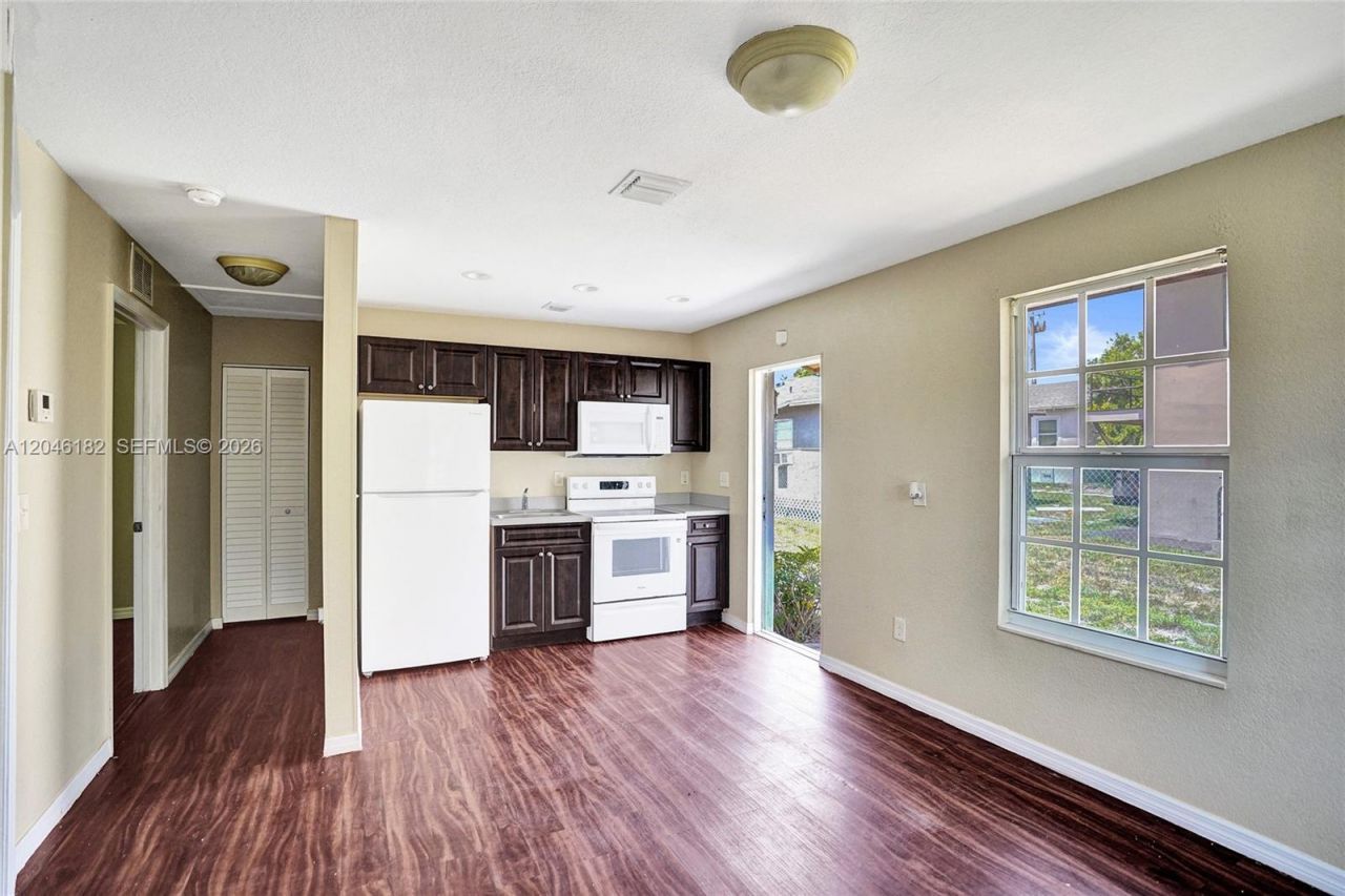 727 22nd St , Unit B, West Palm Beach, FL 33407 Photo