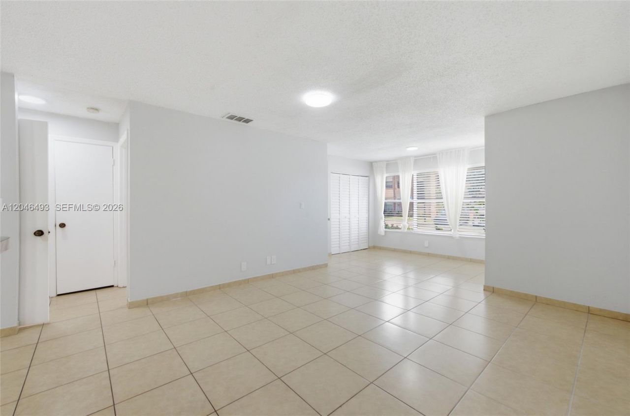 2846 S University Dr , Unit 4104, Davie, FL 33328 Photo