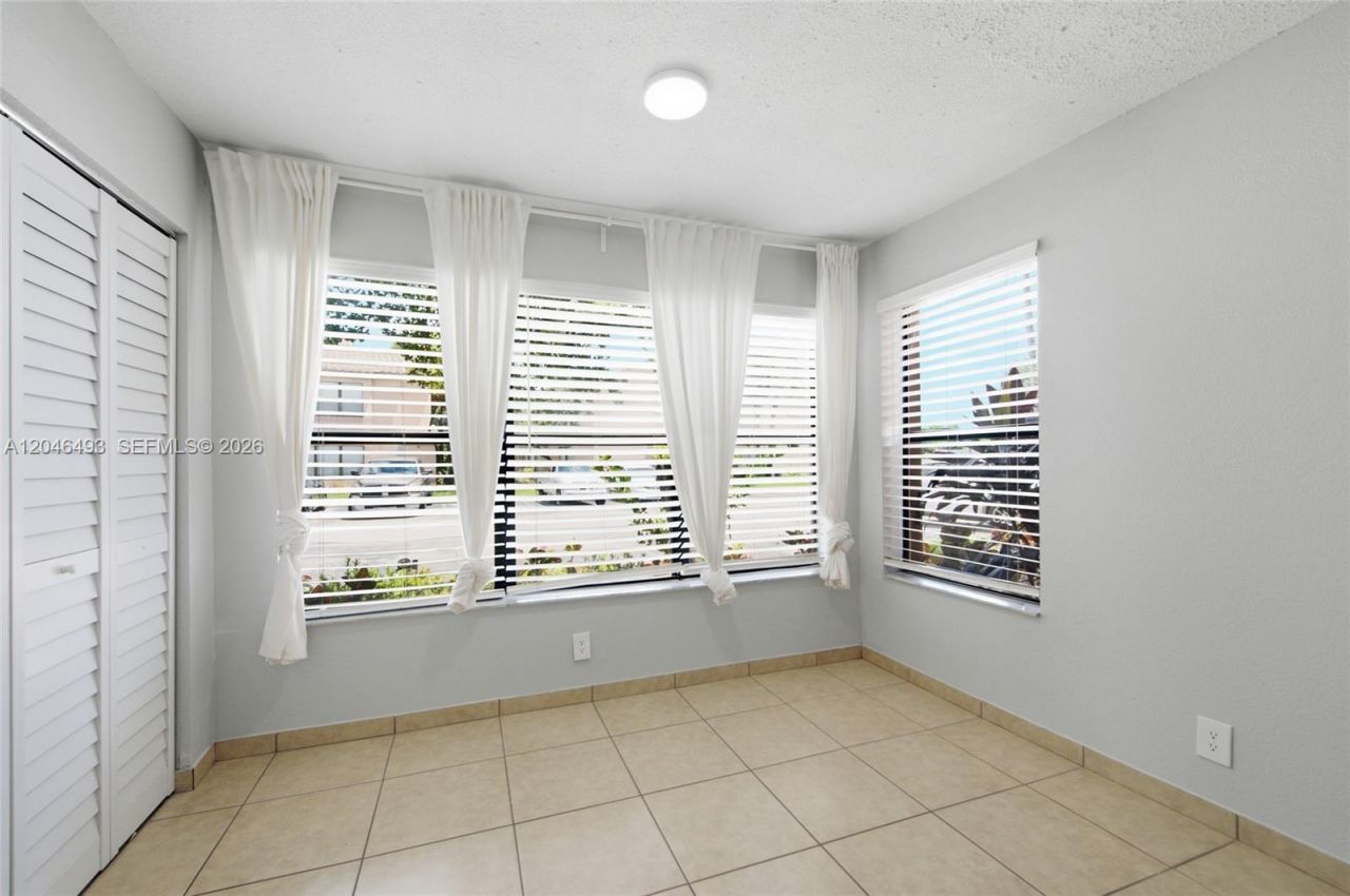 2846 S University Dr , Unit 4104, Davie, FL 33328 Photo