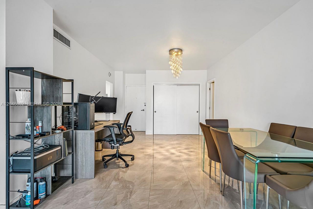 300 Bayview Dr , Unit 1709, Sunny Isles Beach, FL 33160 Photo