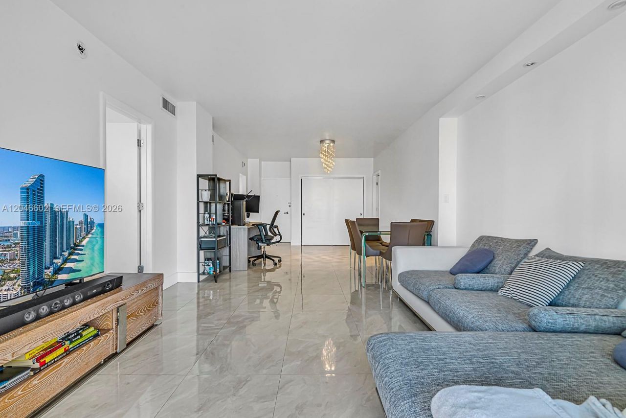 300 Bayview Dr , Unit 1709, Sunny Isles Beach, FL 33160 Photo