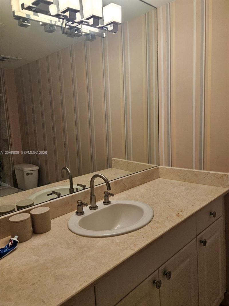 20201 E Country Club Dr , Unit 2409, Aventura, FL 33180 Photo