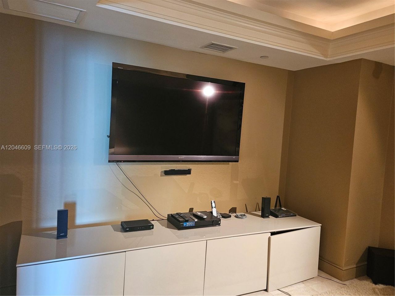 20201 E Country Club Dr , Unit 2409, Aventura, FL 33180 Photo
