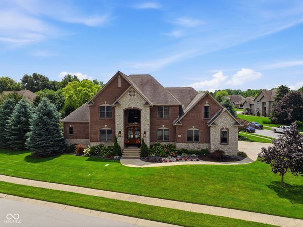 63 Hollaway Boulevard , Brownsburg, IN 46112