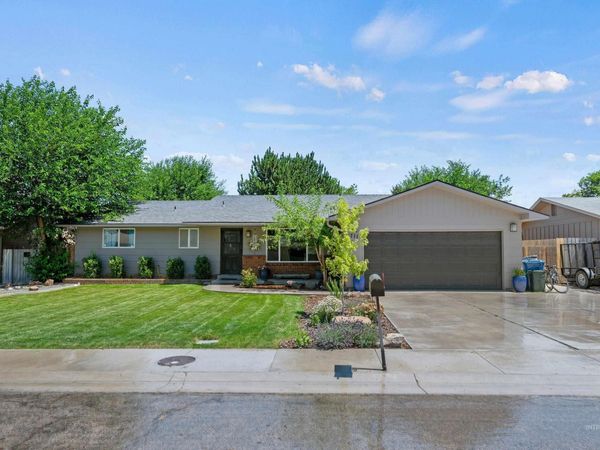 1711 Sandalwood Dr, Caldwell, ID 83605