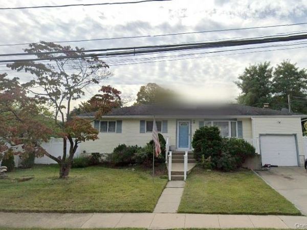 76 Harrisburg Street , Unit Studio, Bay Shore, NY 11706