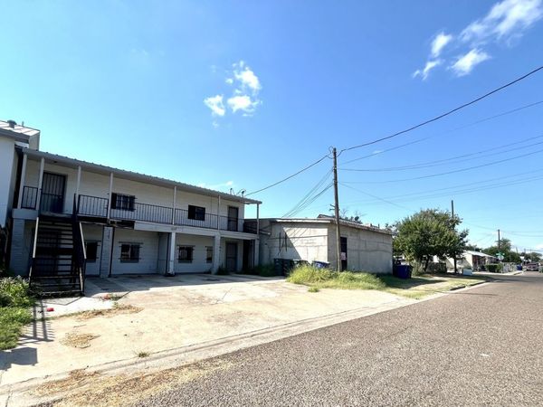 1619 Convent Ave, Laredo, TX 78040