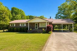 1398 Chicken Creek Road photo 4