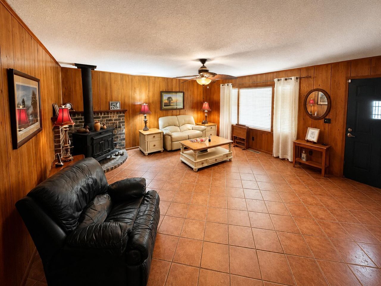 1398 Chicken Creek Road Photo 5