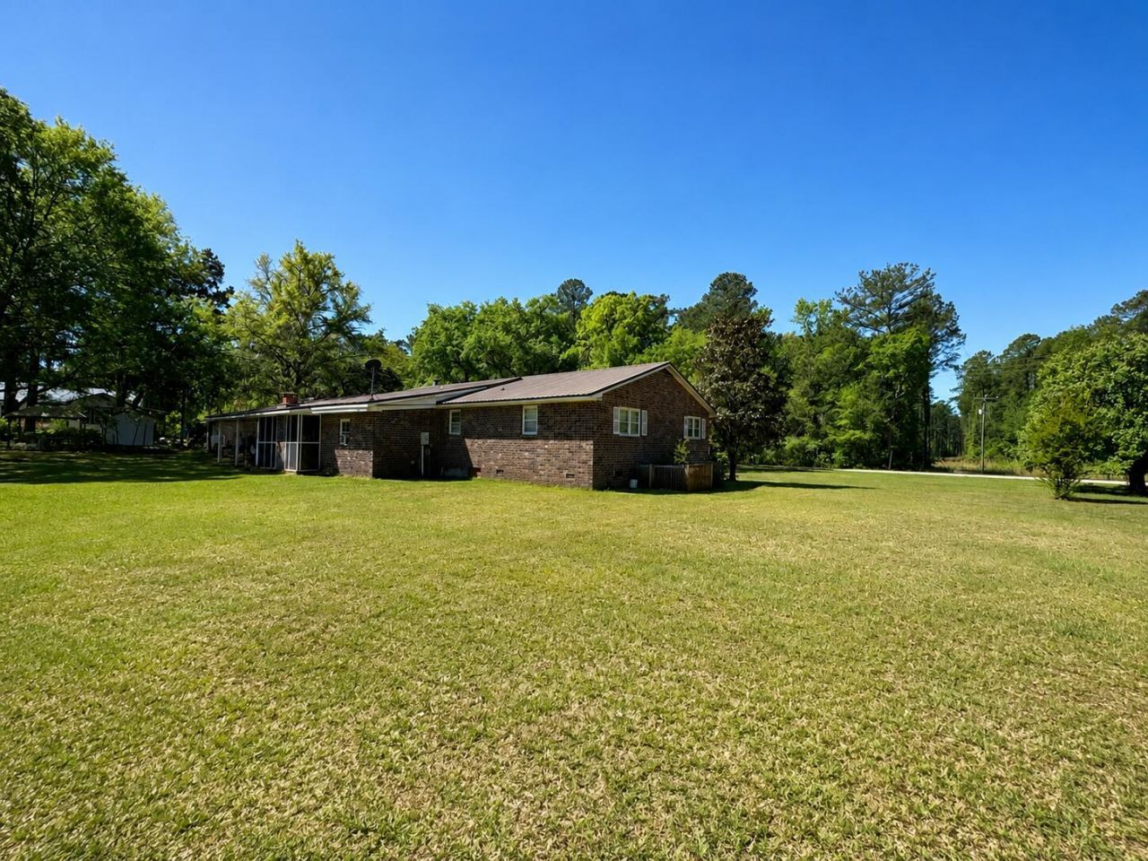 1398 Chicken Creek Road Photo 6