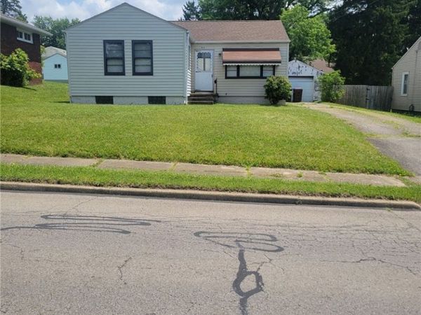913 Indiana Ave , Farrell, PA 16121