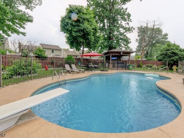 835 Colonial Arms Rd, Union, NJ 07083