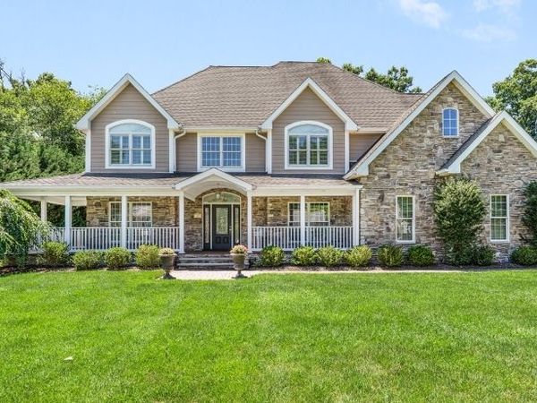 109 Overlook Ave, East Hanover, NJ 07936