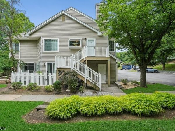 46 Stevens Court, Bedminster, NJ 07921