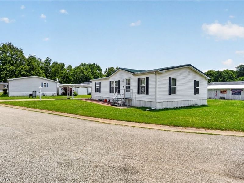 325 Britton Drive, Geneva, OH 44041 Photo 2