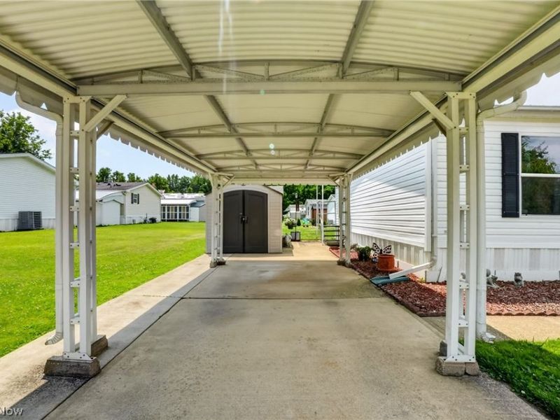 325 Britton Drive, Geneva, OH 44041 Photo 4
