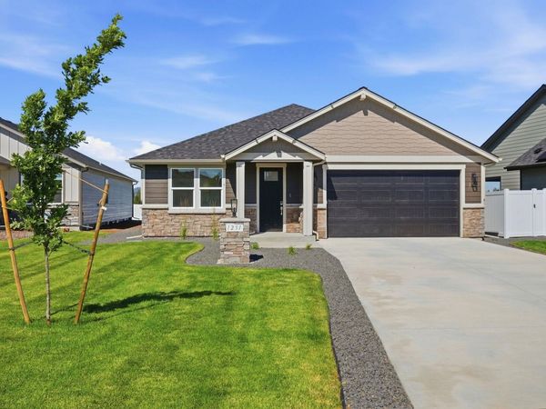 1231 N High Desert Dr, Deer Park, WA 99006