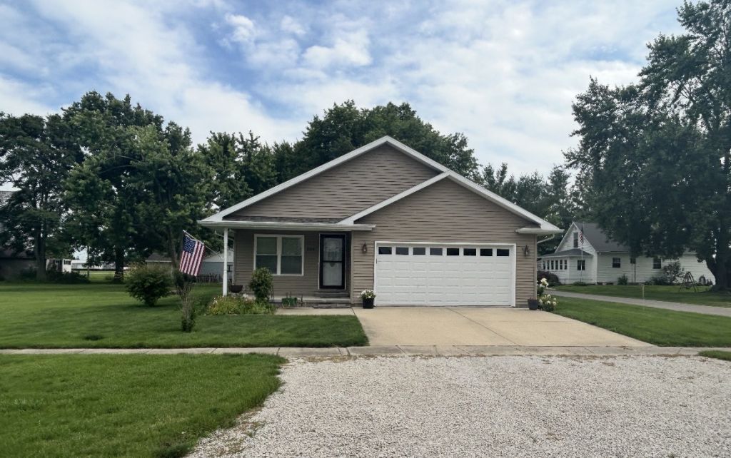 209 W Washington Street W, Fithian, IL 61844 Main Photo