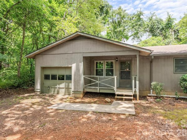 100 Stonewall Avenue, Swannanoa, NC 28778