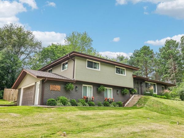 N52W37145 Juneau AVENUE, Oconomowoc, WI 53066