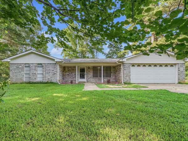 111 Angel Walk Ln, De Queen, AR 71832