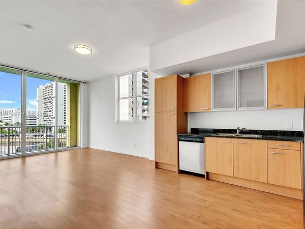 1350 NW 8th Ct , Unit B1-5, Miami, FL 33136