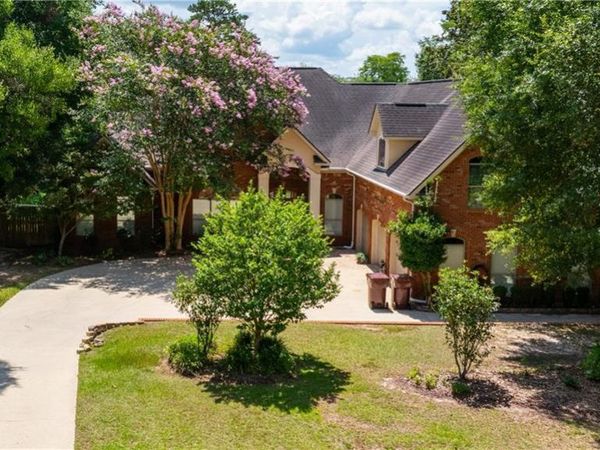5900 Vaughan Drive E, Satsuma, AL 36572