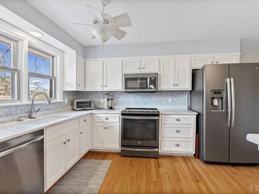 701 Fourth Avenue, Farmville, VA 23901