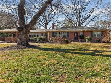 701 Fourth Avenue, Farmville, VA 23901