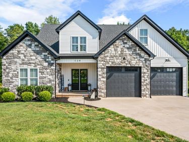 120 Beech Tree Lane, Lynchburg, VA 24501
