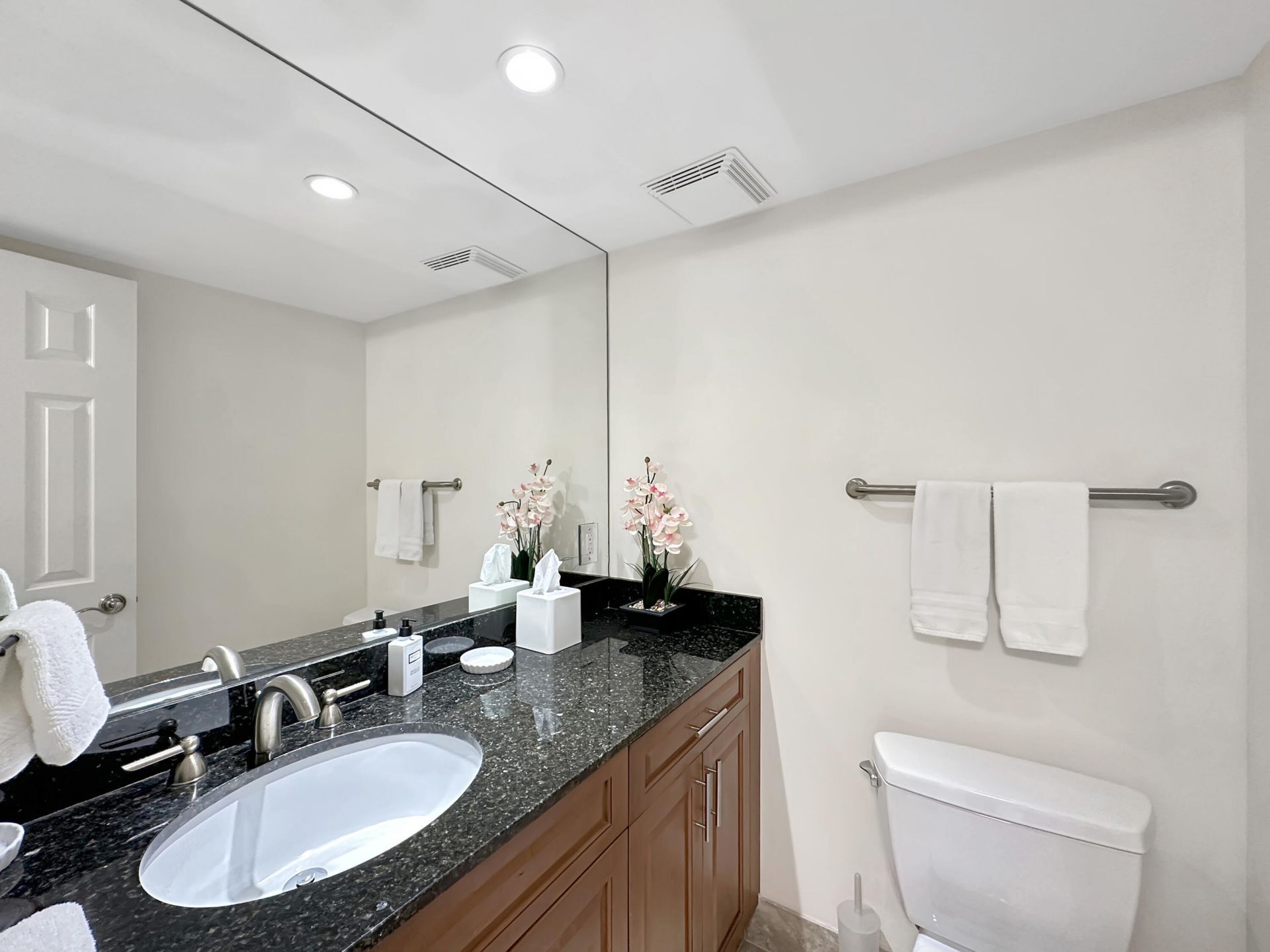 3000 N Ocean Drive, Unit 20-b, Singer Island, FL 33404 Photo