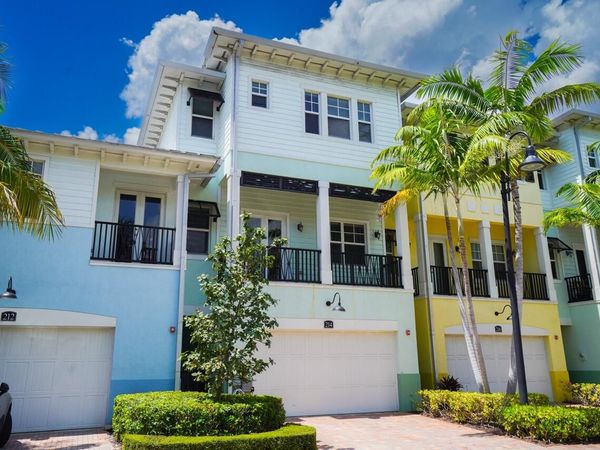 214 S Latitude Circle, Delray Beach, FL 33483