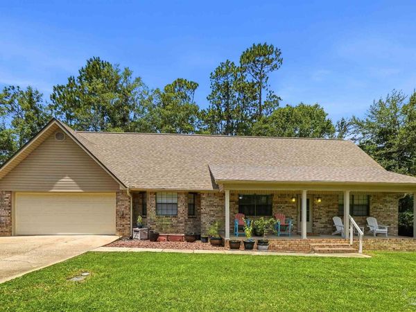 5820 Pamona St, Milton, FL 32583