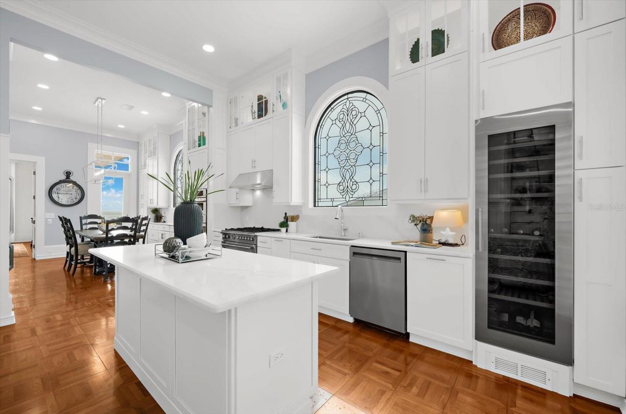 810 Eldorado Avenue, Clearwater Beach, FL 33767 Photo